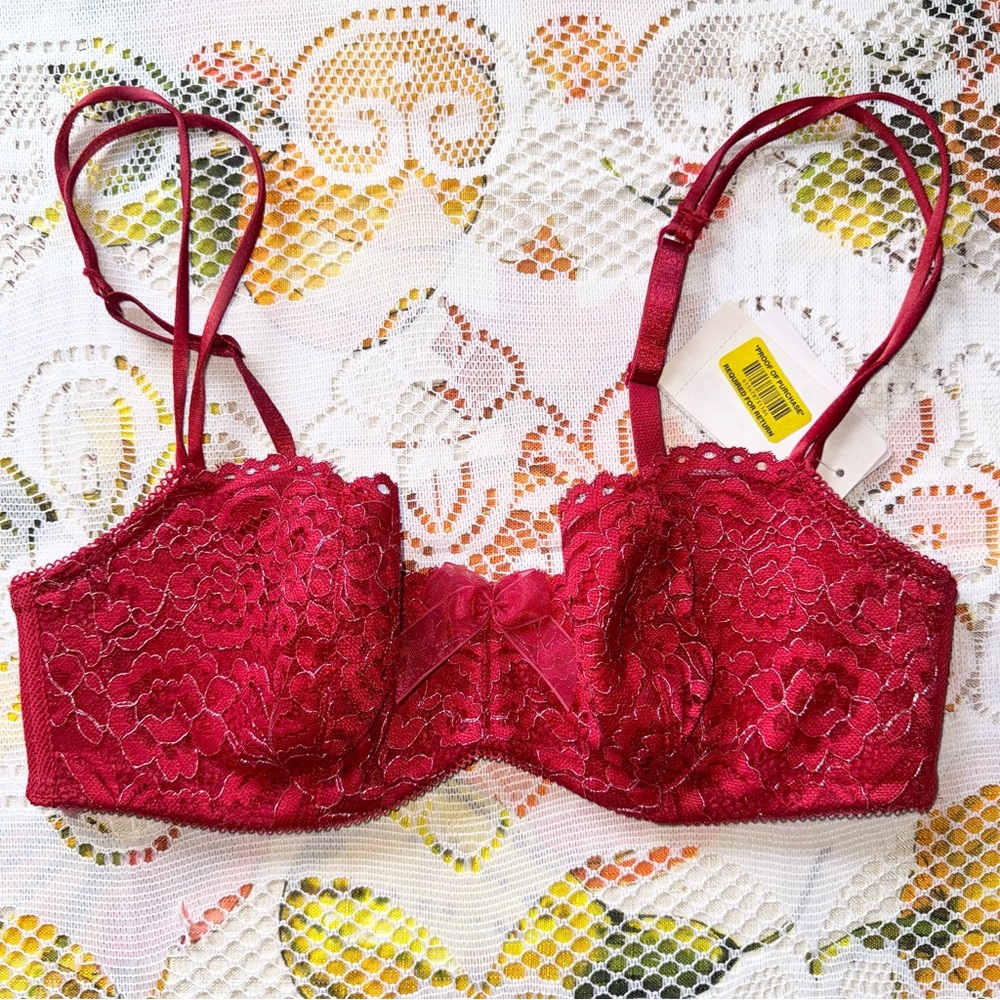 NWT b.tempted wacoal Elegant Lace Red Bra 32C